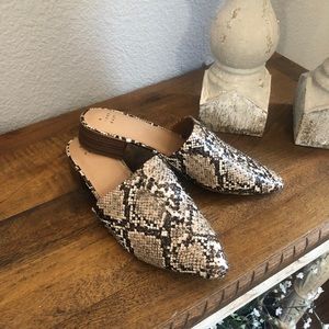 A New day womans mule animal print shoe size 9.
